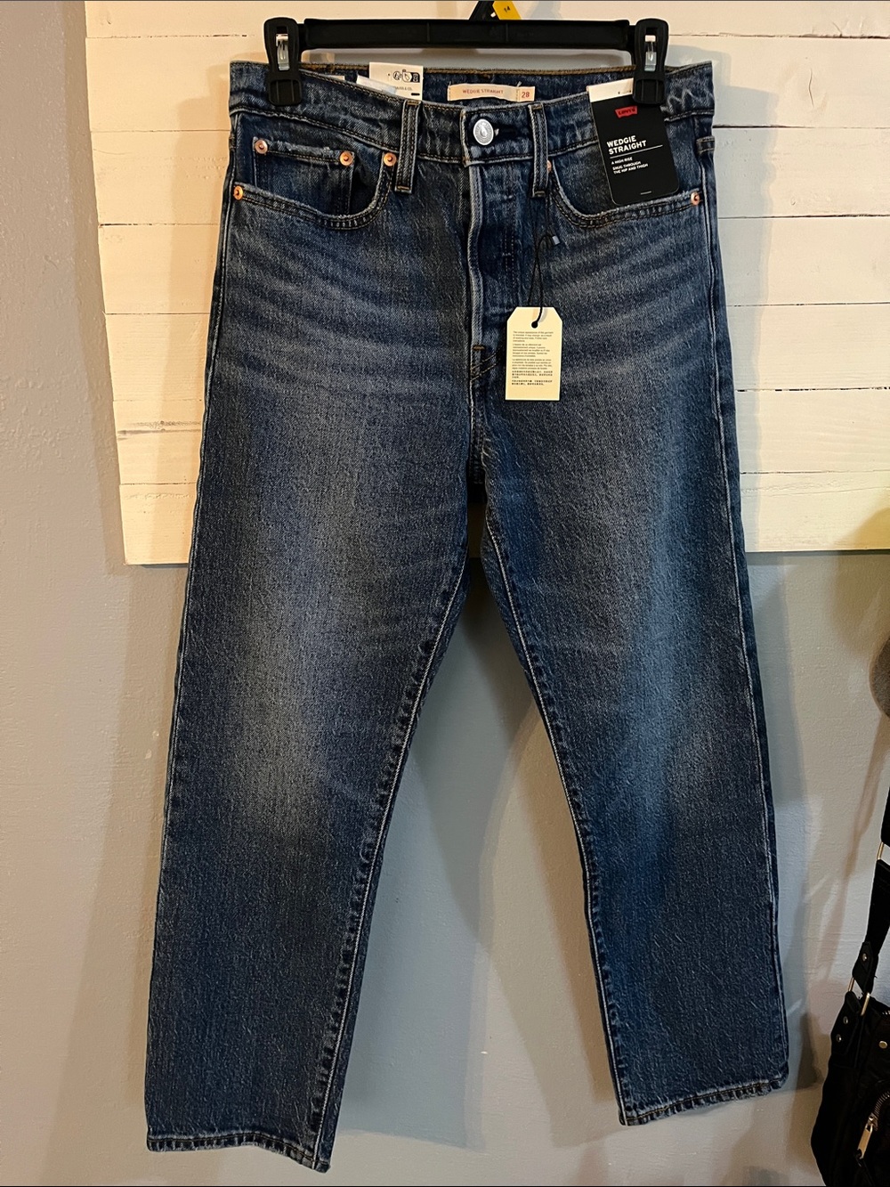 Women’s Levis Wedgie Straights